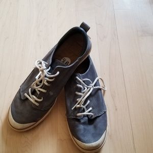 Reef gray suede sneakers